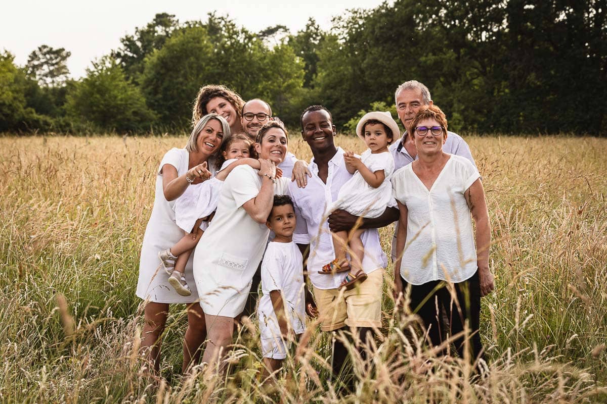 photo de famille dans les prés